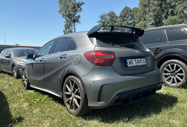 Mercedes-AMG A 45 W176 2015
