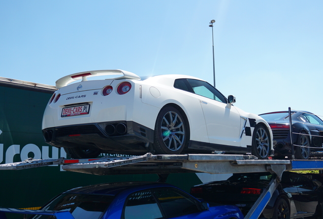 Nissan GT-R 2015