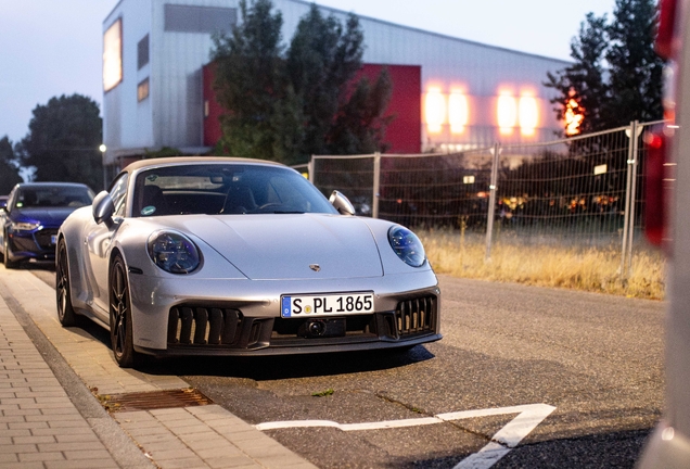 Porsche 992 Carrera 4 GTS Cabriolet MkII