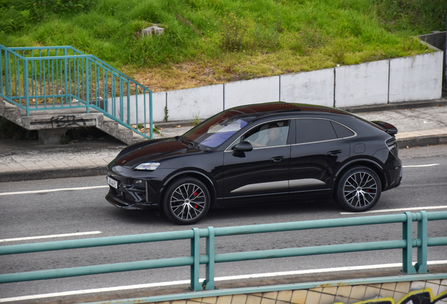 Porsche Macan EV Turbo