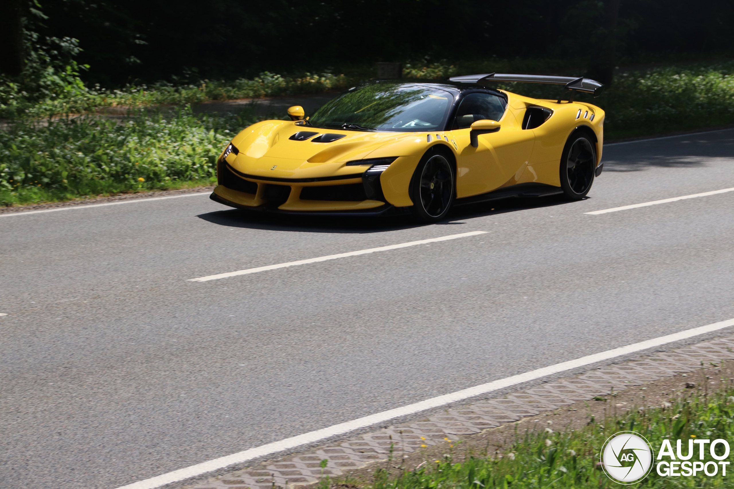 Ferrari SF90 XX Spider