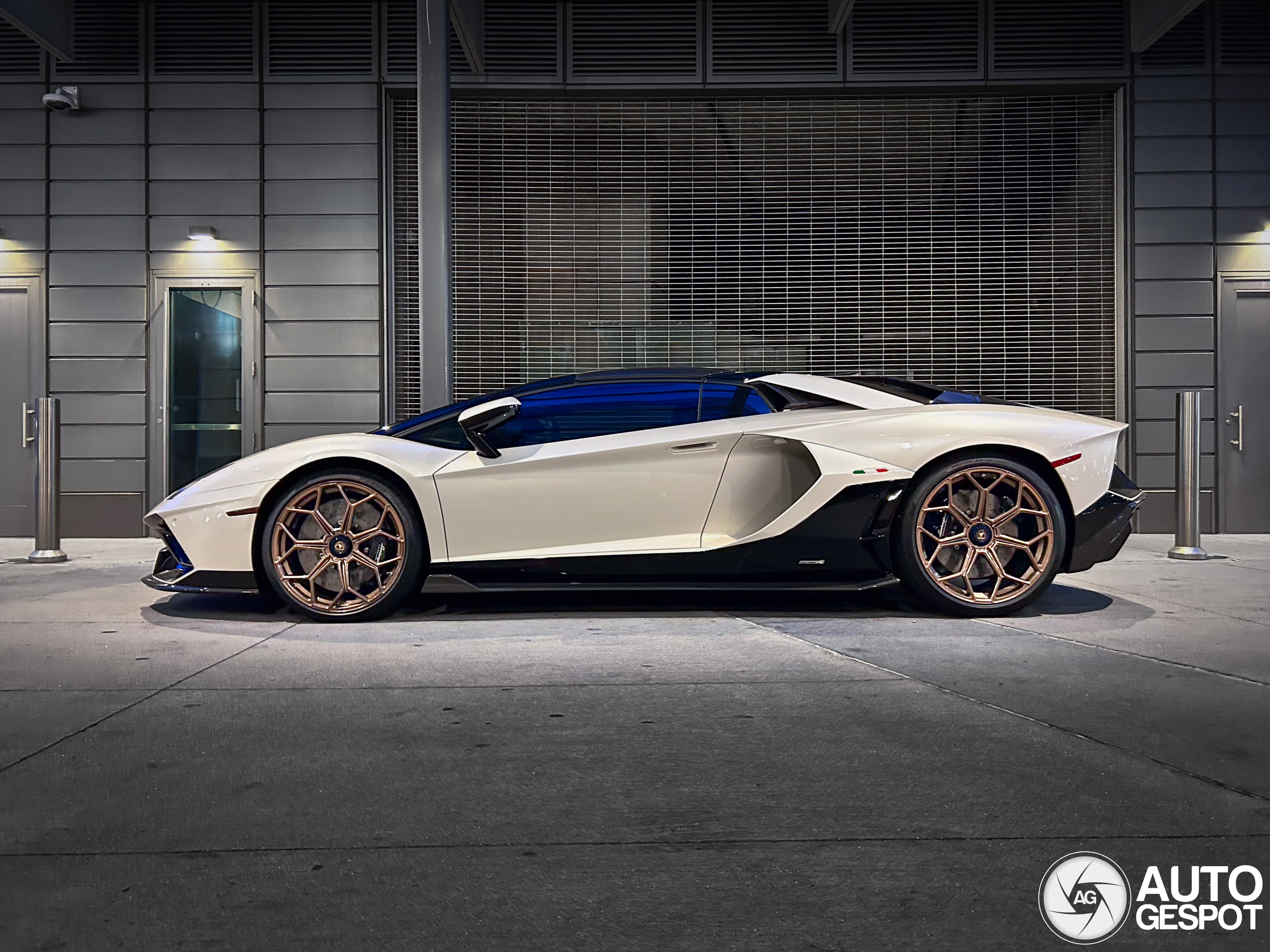 Lamborghini Aventador LP780-4 Ultimae Roadster