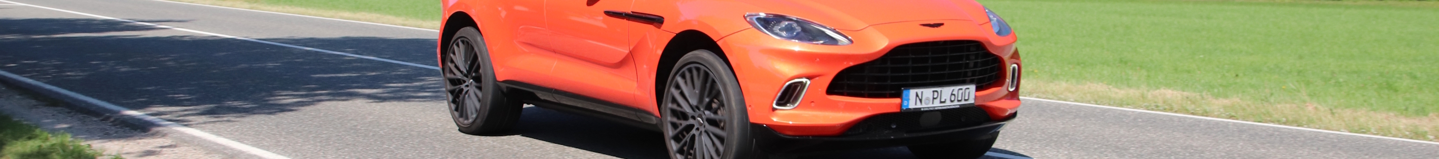 Aston Martin DBX