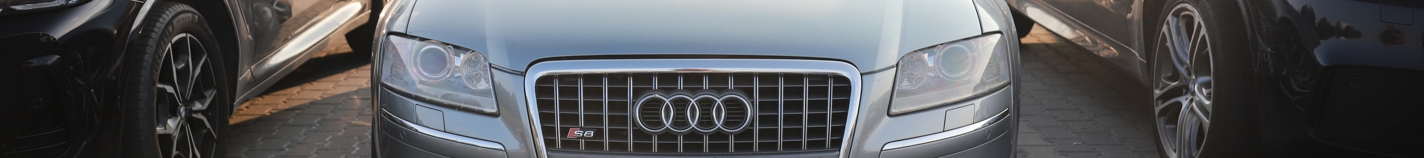 Audi S8 D3