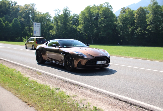 Aston Martin DB12