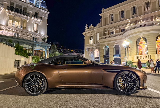 Aston Martin DB12 Volante
