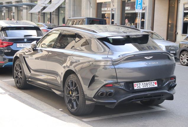 Aston Martin DBX707
