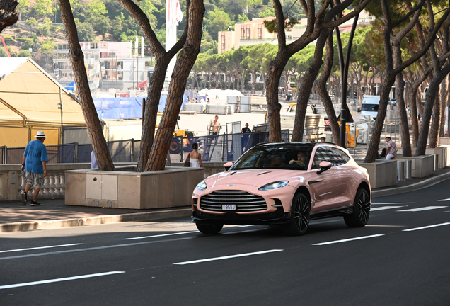 Aston Martin DBX707