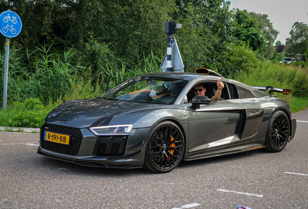 Audi R8 V10 Plus 2015