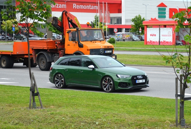 Audi RS4 Avant B9