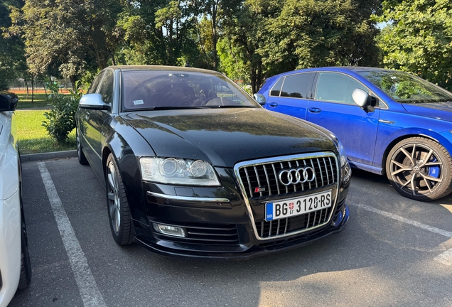 Audi S8 D3