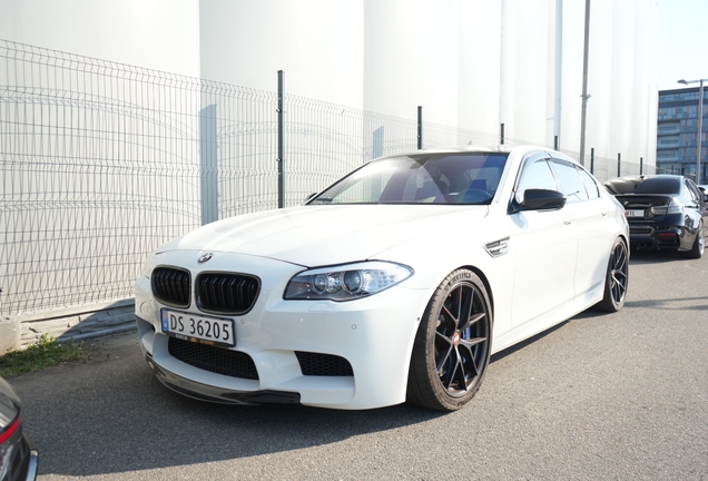 BMW M5 F10 2011