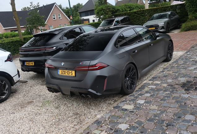 BMW M5 G90