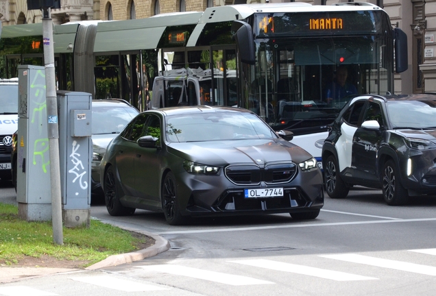 BMW M5 G90
