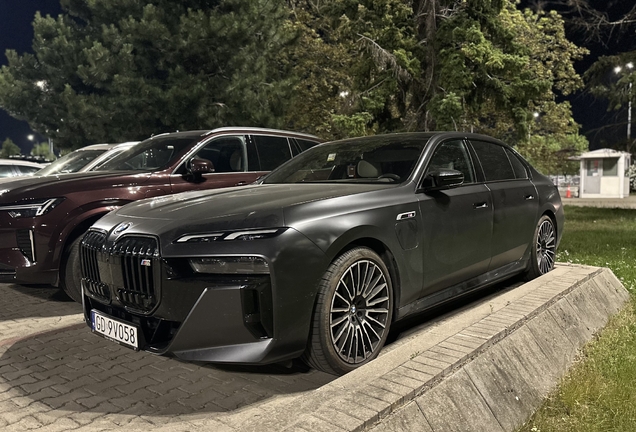 BMW M760e xDrive