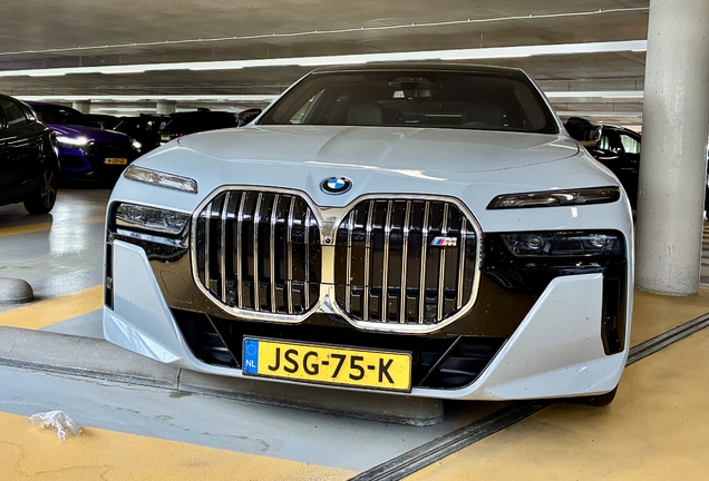 BMW M760e xDrive