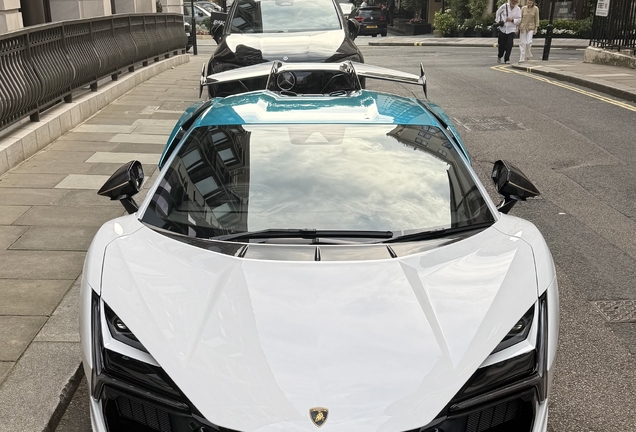 Lamborghini Revuelto