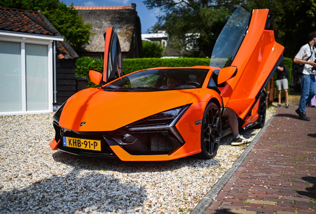 Lamborghini Revuelto