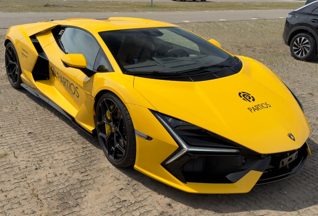Lamborghini Revuelto