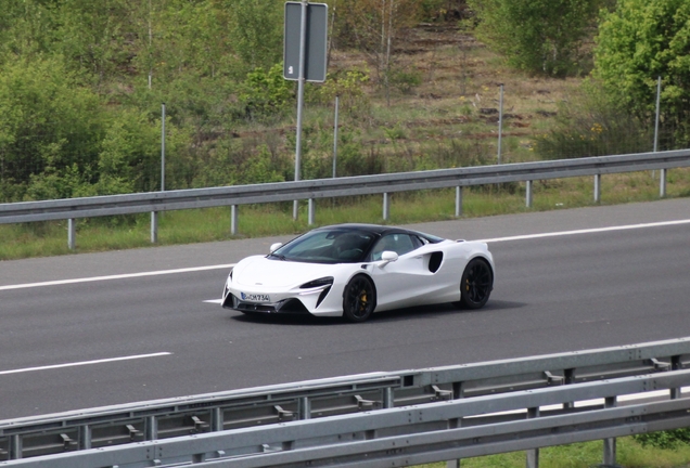 McLaren Artura Spider