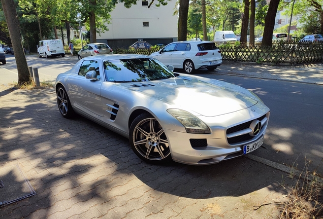 Mercedes-Benz SLS AMG