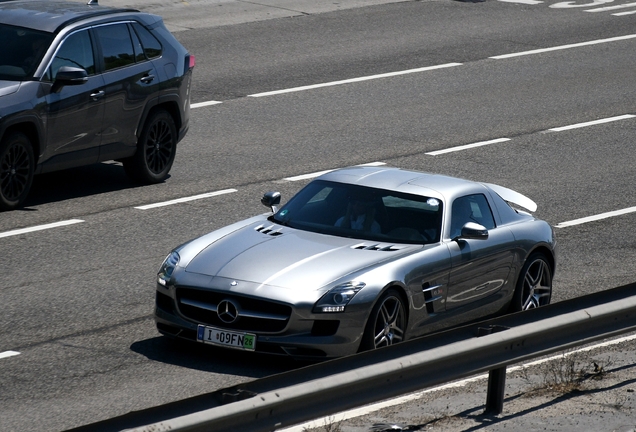 Mercedes-Benz SLS AMG