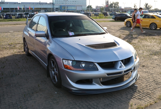Mitsubishi Lancer Evolution VIII MR FQ-340
