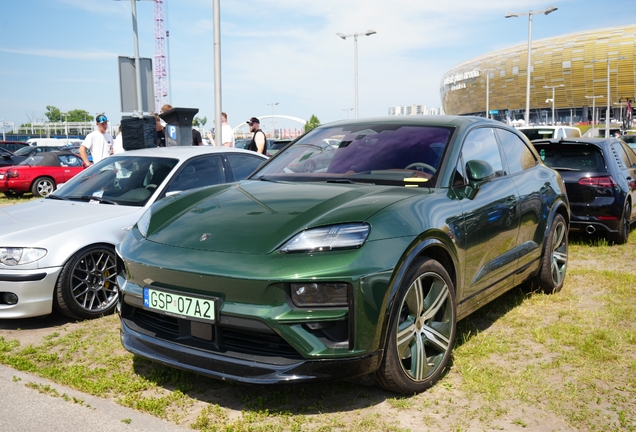Porsche Macan EV Turbo