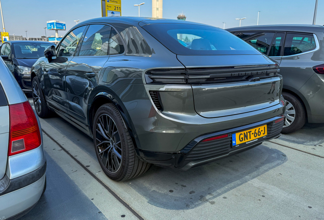 Porsche Macan EV Turbo