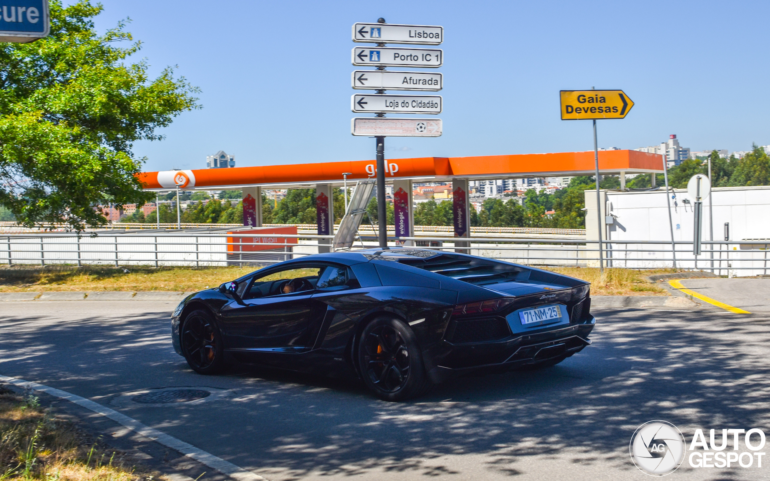 Lamborghini Aventador LP700-4