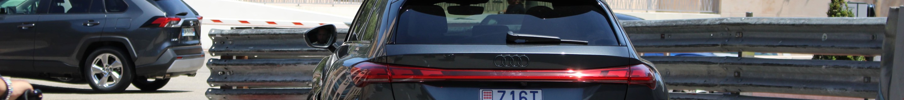 Audi RS5 Avant B10