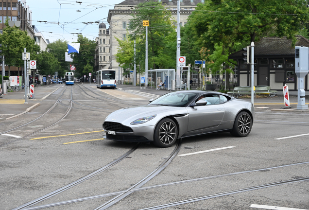 Aston Martin DB11 AMR