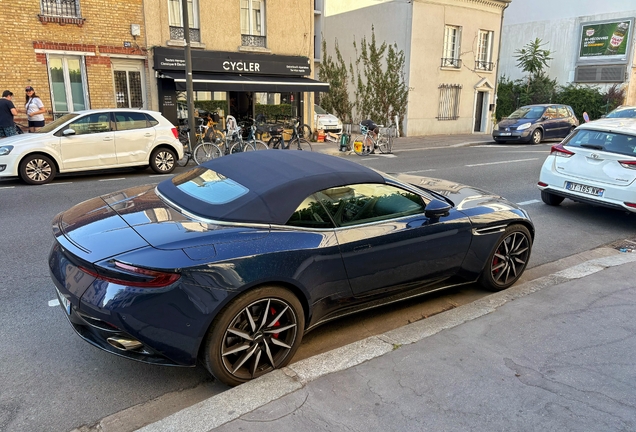 Aston Martin DB11 V8 Volante