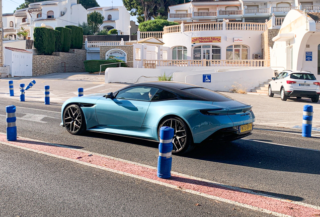 Aston Martin DB12