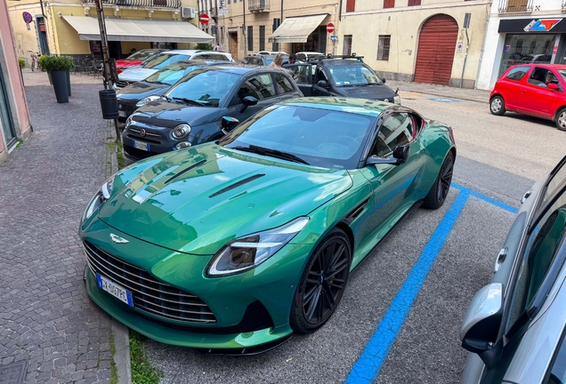 Aston Martin DB12