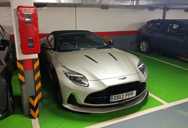 Aston Martin DB12 Volante