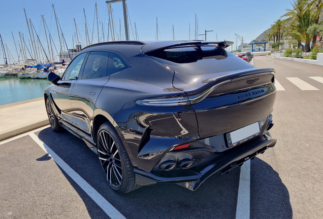 Aston Martin DBX707