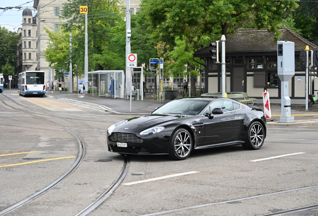 Aston Martin V8 Vantage S