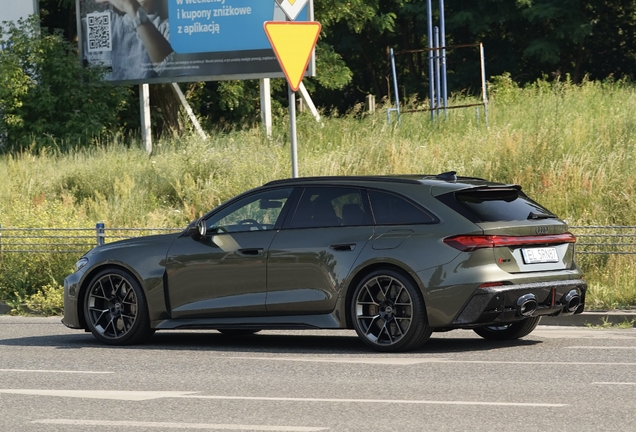 Audi RS5 Avant B10