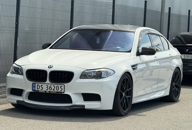 BMW M5 F10 2011