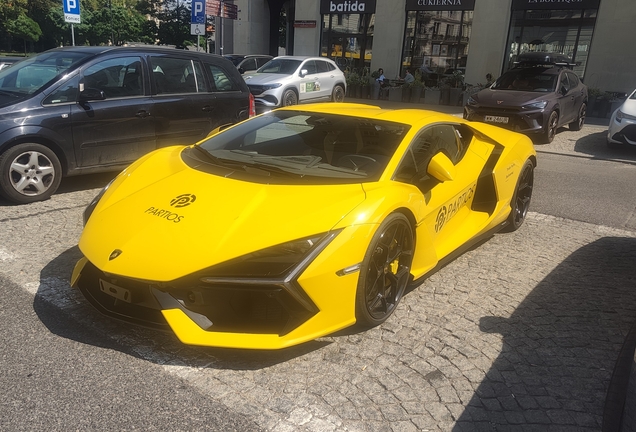 Lamborghini Revuelto