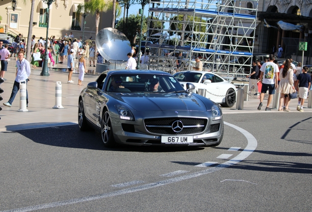 Mercedes-Benz SLS AMG