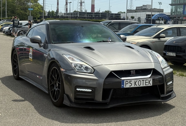 Nissan GT-R 2011
