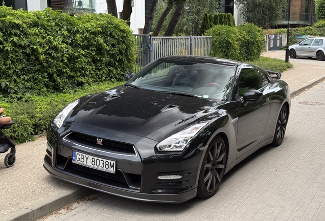 Nissan GT-R 2015