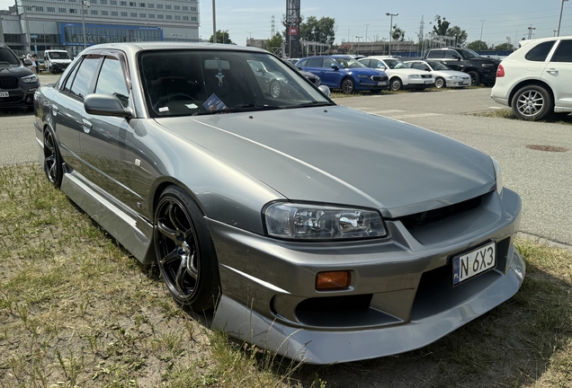 Nissan Skyline R34 Sedan