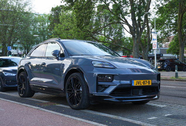 Porsche Macan EV Turbo