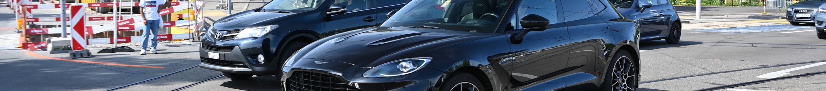 Aston Martin DBX