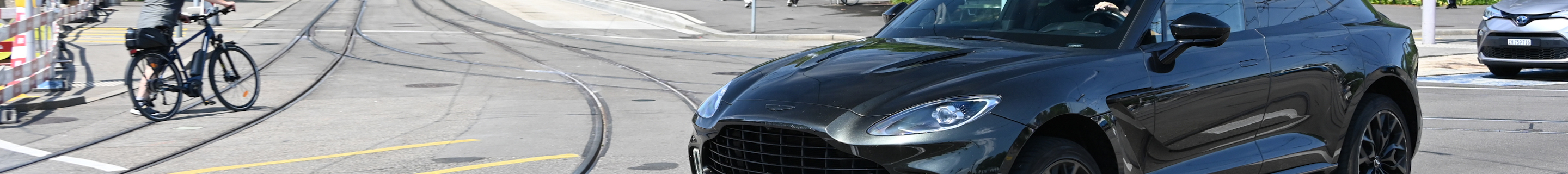 Aston Martin DBX