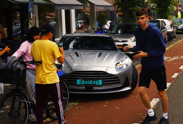Aston Martin DB12