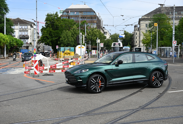 Aston Martin DBX707